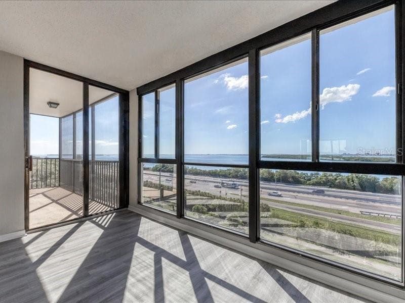 7100 SUNSHINE SKYWAY LANE — photo 24 of 60