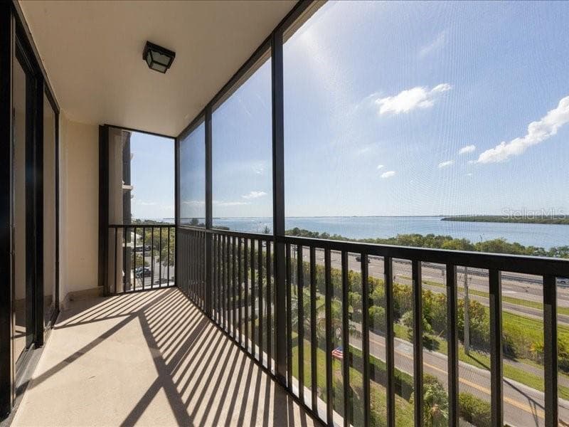7100 SUNSHINE SKYWAY LANE — photo 27 of 60