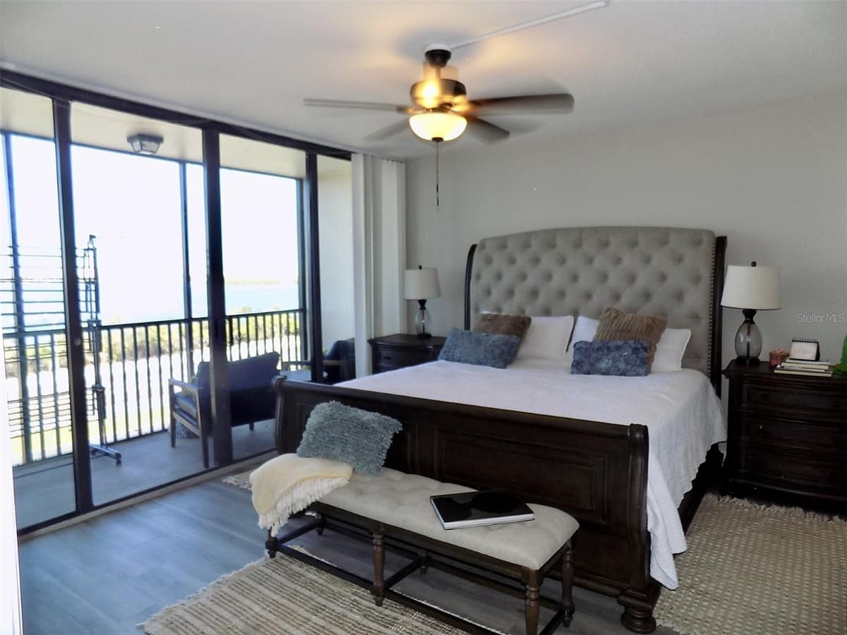 7100 SUNSHINE SKYWAY LANE — photo 22 of 60