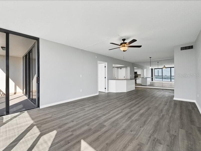7100 SUNSHINE SKYWAY LANE — photo 19 of 60