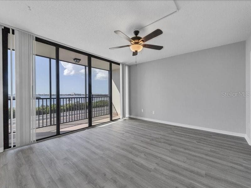 7100 SUNSHINE SKYWAY LANE — photo 31 of 60