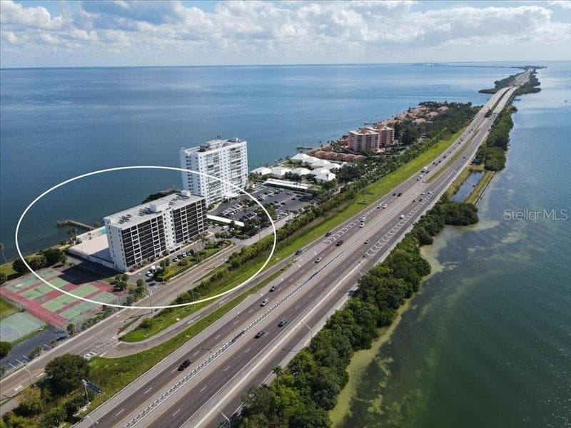 7100 SUNSHINE SKYWAY LANE — photo 2 of 60