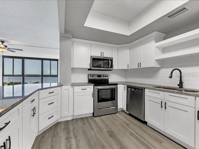 7100 SUNSHINE SKYWAY LANE — photo 17 of 60