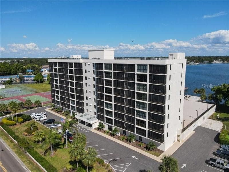7100 SUNSHINE SKYWAY LANE — photo 6 of 60