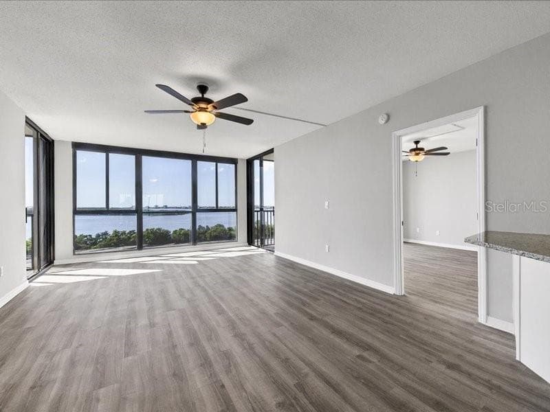 7100 SUNSHINE SKYWAY LANE — photo 20 of 60