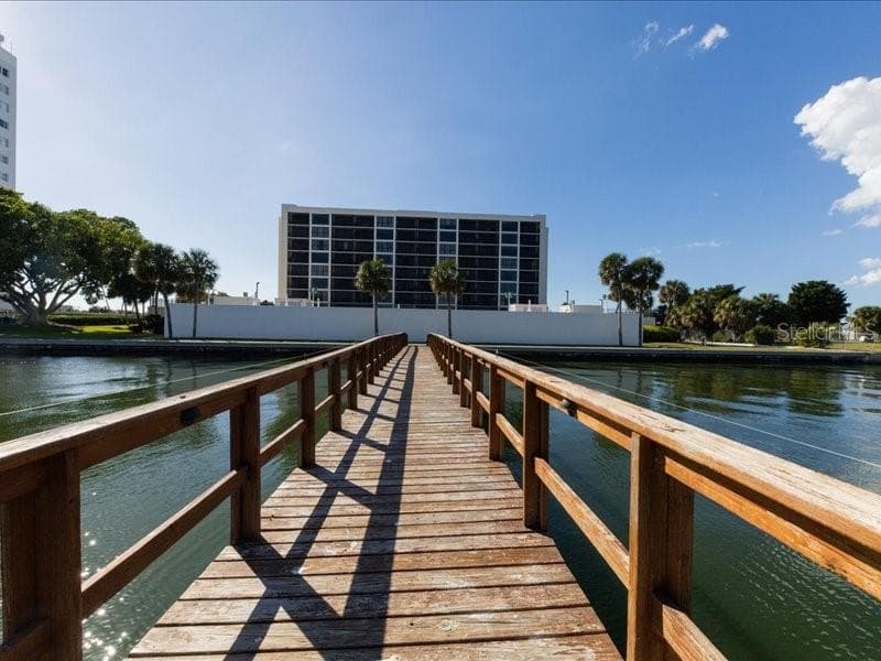 7100 SUNSHINE SKYWAY LANE — photo 52 of 60
