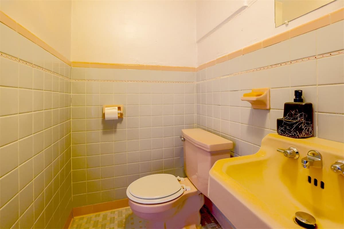 133 STUART AVENUE — photo 11 of 15