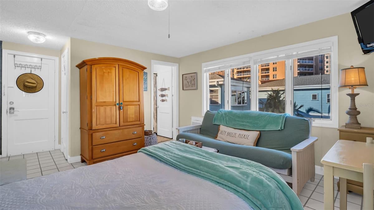483 SHORE DRIVE — photo 2 of 23