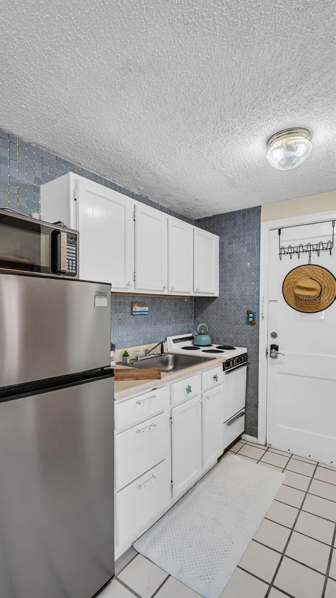 483 SHORE DRIVE — photo 9 of 23