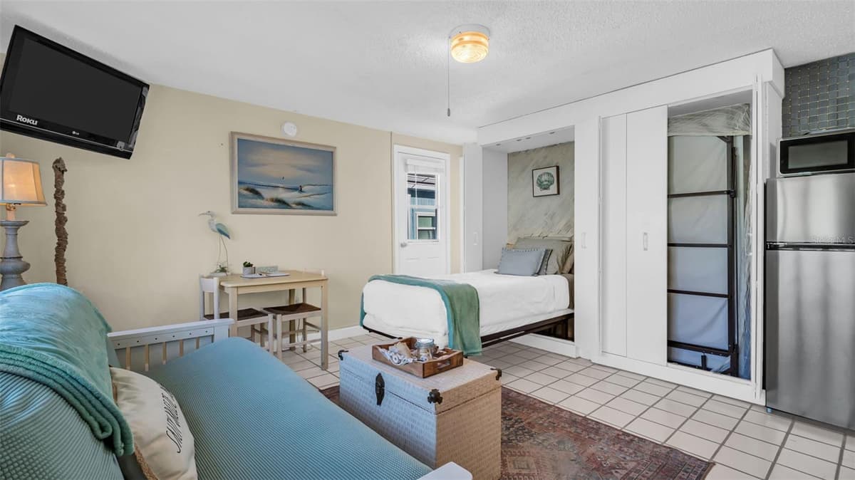 483 SHORE DRIVE — photo 5 of 23
