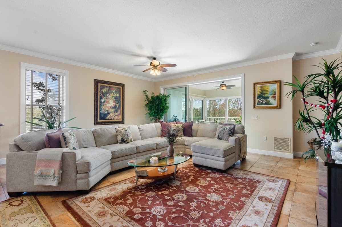 5209 MANORWOOD DRIVE — photo 8 of 53