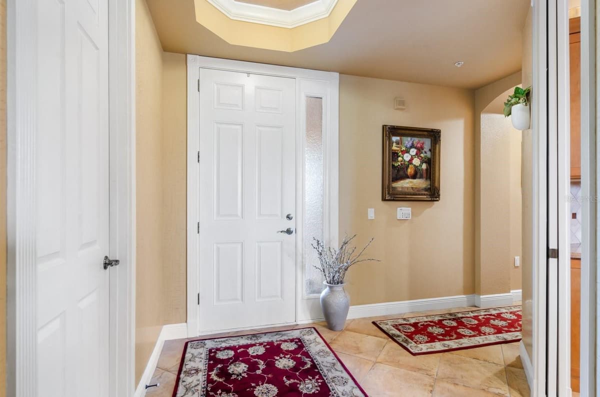 5209 MANORWOOD DRIVE — photo 4 of 53