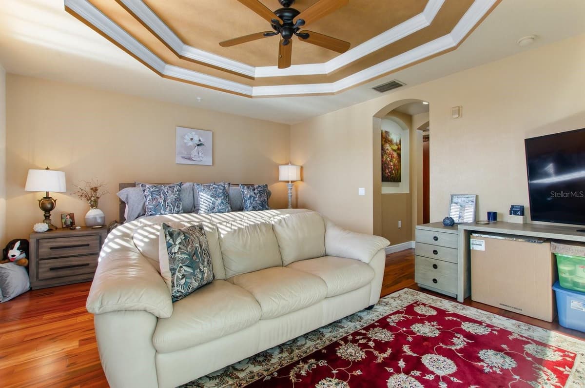 5209 MANORWOOD DRIVE — photo 17 of 53
