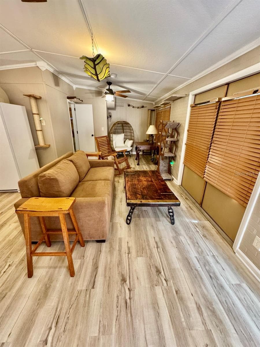 45202 NFS RD 572-B — photo 3 of 50