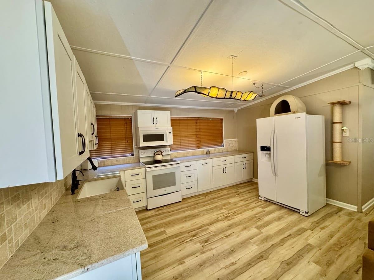 45202 NFS RD 572-B — photo 5 of 50