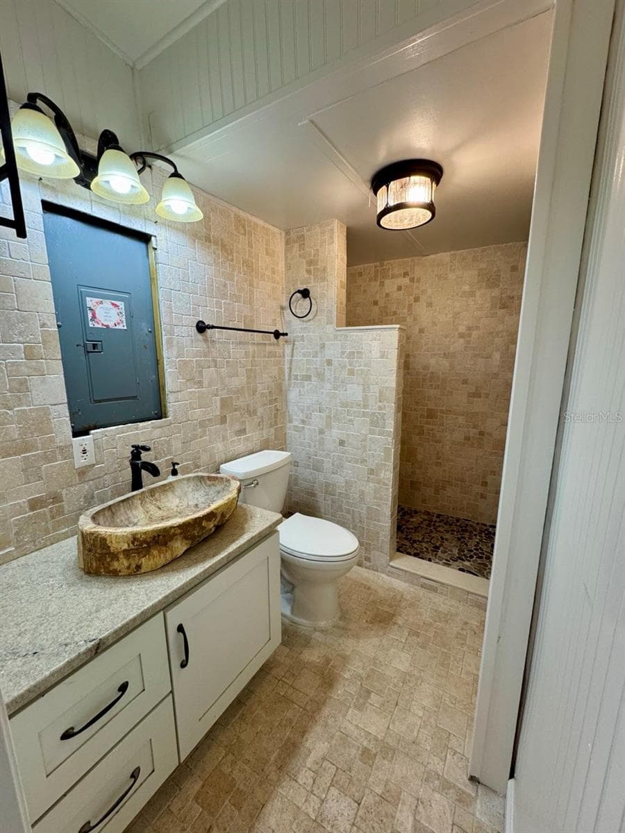 45202 NFS RD 572-B — photo 8 of 50