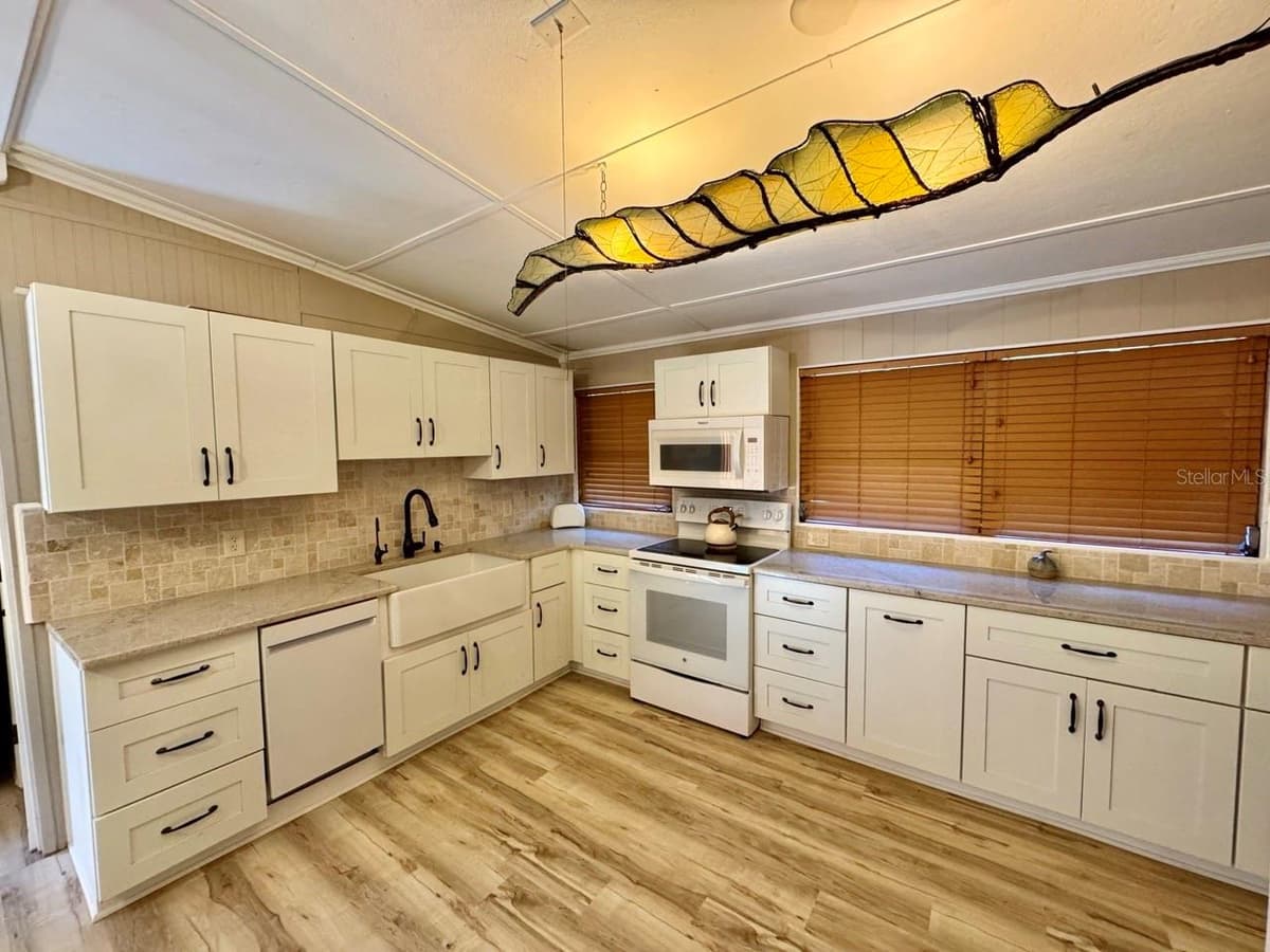 45202 NFS RD 572-B — photo 6 of 50