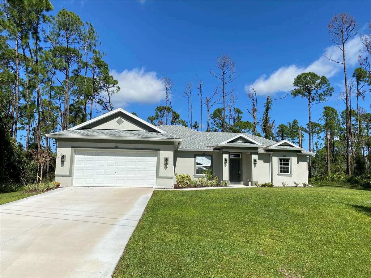 1828 SPANIEL AVENUE — photo 1 of 10