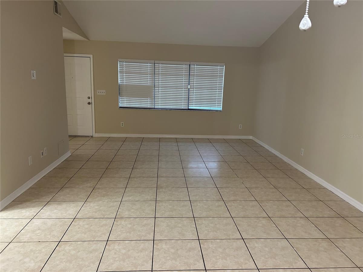 602 MESILLA DRIVE — photo 8 of 19