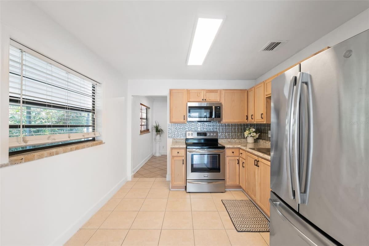 3918 FIG STREET — photo 11 of 36