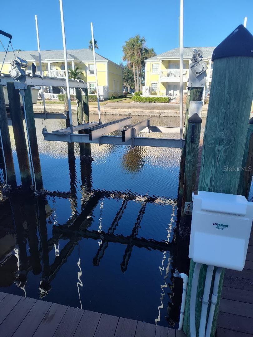 127ss COQUINA KEY DR SE DRIVE — photo 1 of 5