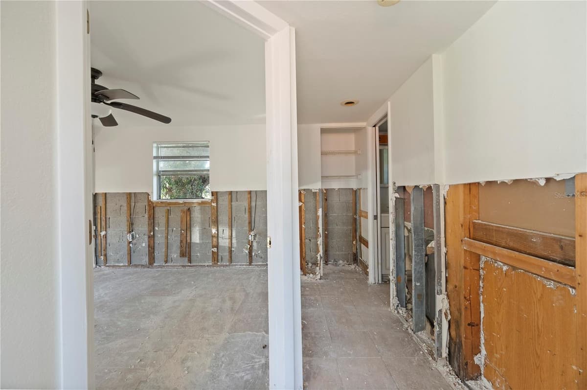 23116 SENECA AVENUE — photo 6 of 28