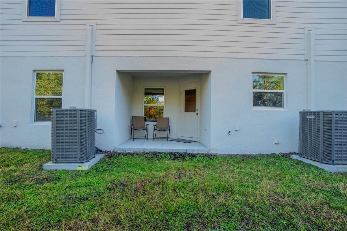 1592 WYNFORD CIRCLE — photo 32 of 52