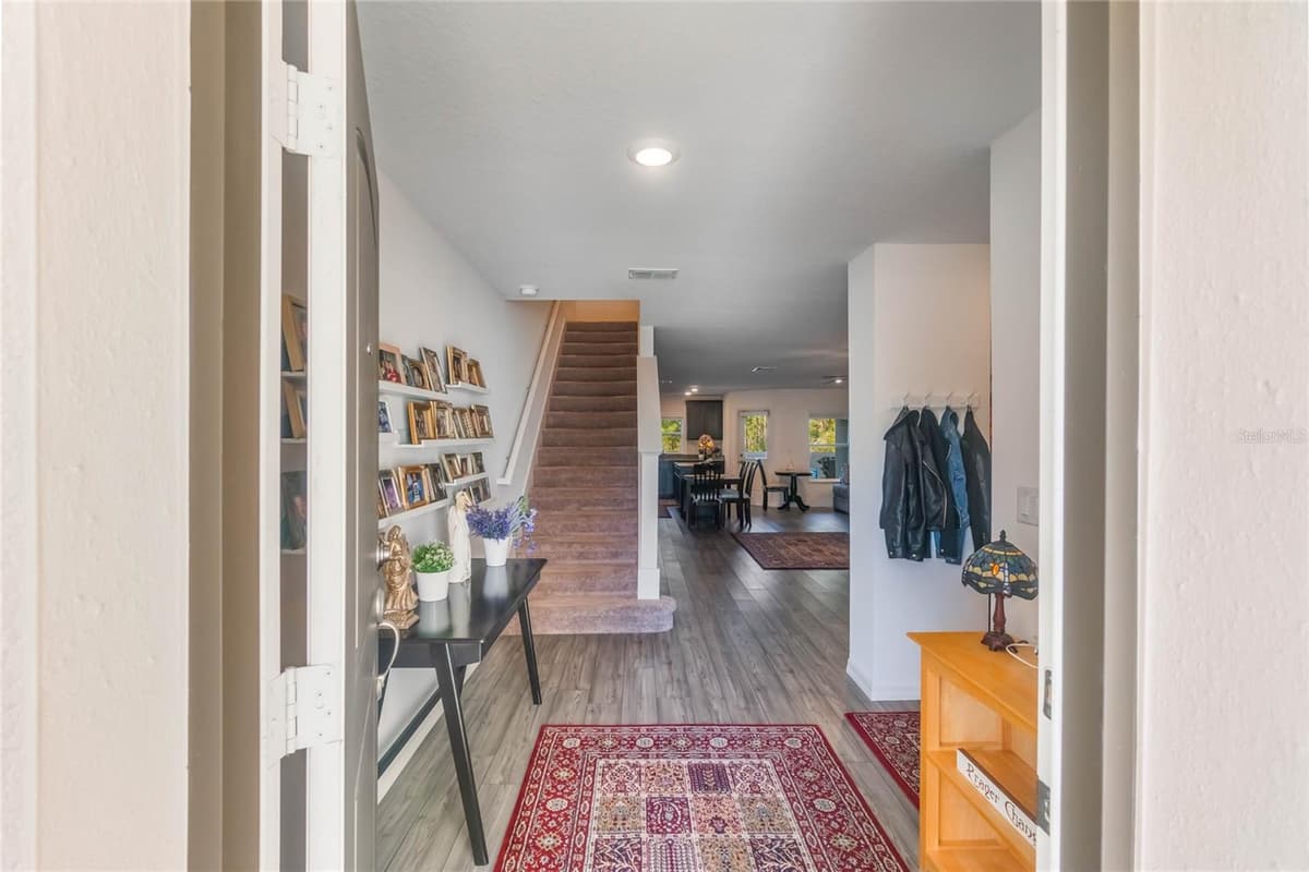 1592 WYNFORD CIRCLE — photo 5 of 52