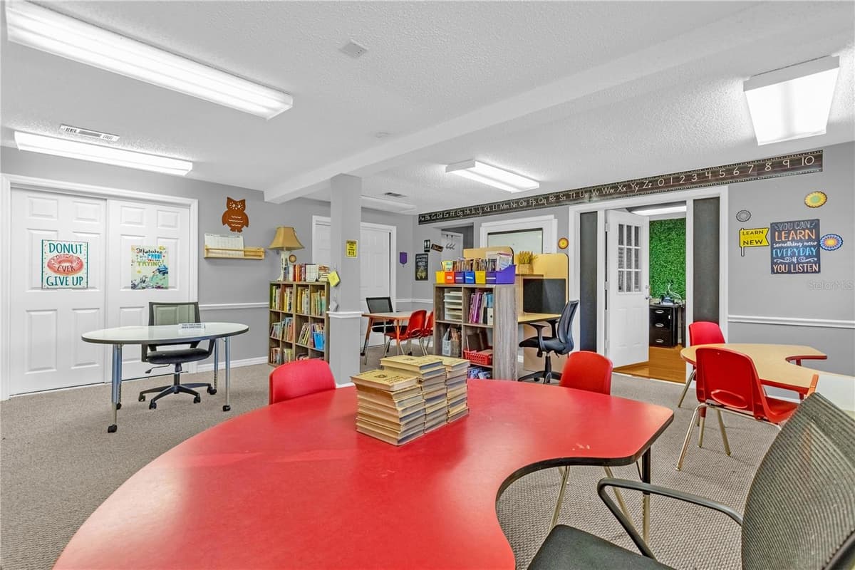 806 25TH STREET — photo 13 of 39