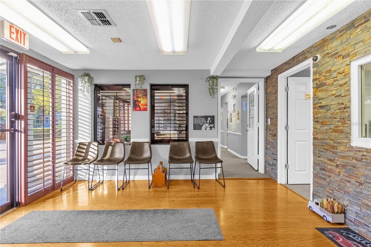 806 25TH STREET — photo 10 of 39