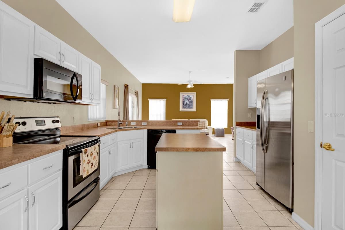 4603 CUMBRIAN LAKES DRIVE — photo 3 of 44