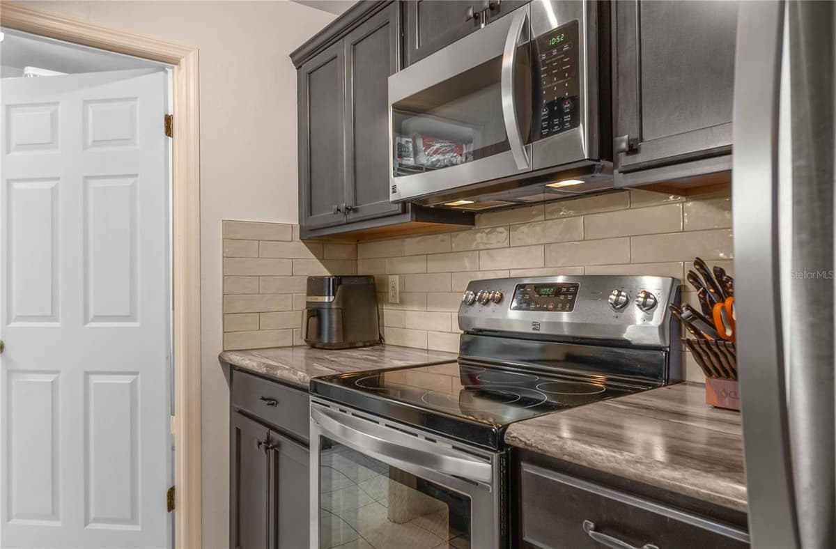 240 GLASSBORO COURT — photo 11 of 48