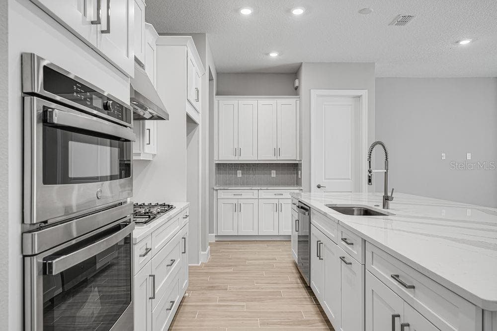 919 TASSLEFLOWER TRAIL — photo 4 of 32