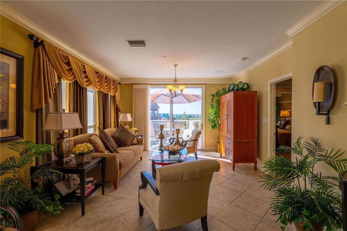7500 TOSCANA BOULEVARD — photo 10 of 38