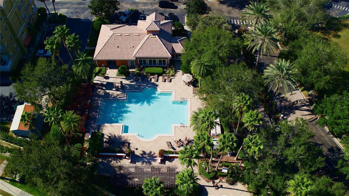 7500 TOSCANA BOULEVARD — photo 35 of 38