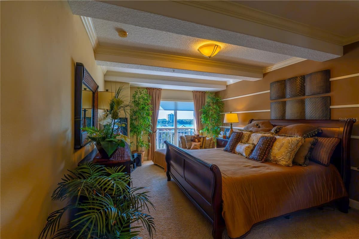 7500 TOSCANA BOULEVARD — photo 15 of 38