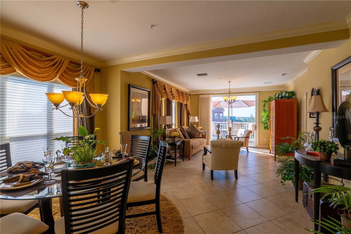 7500 TOSCANA BOULEVARD — photo 9 of 38