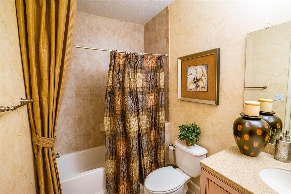 7500 TOSCANA BOULEVARD — photo 22 of 38