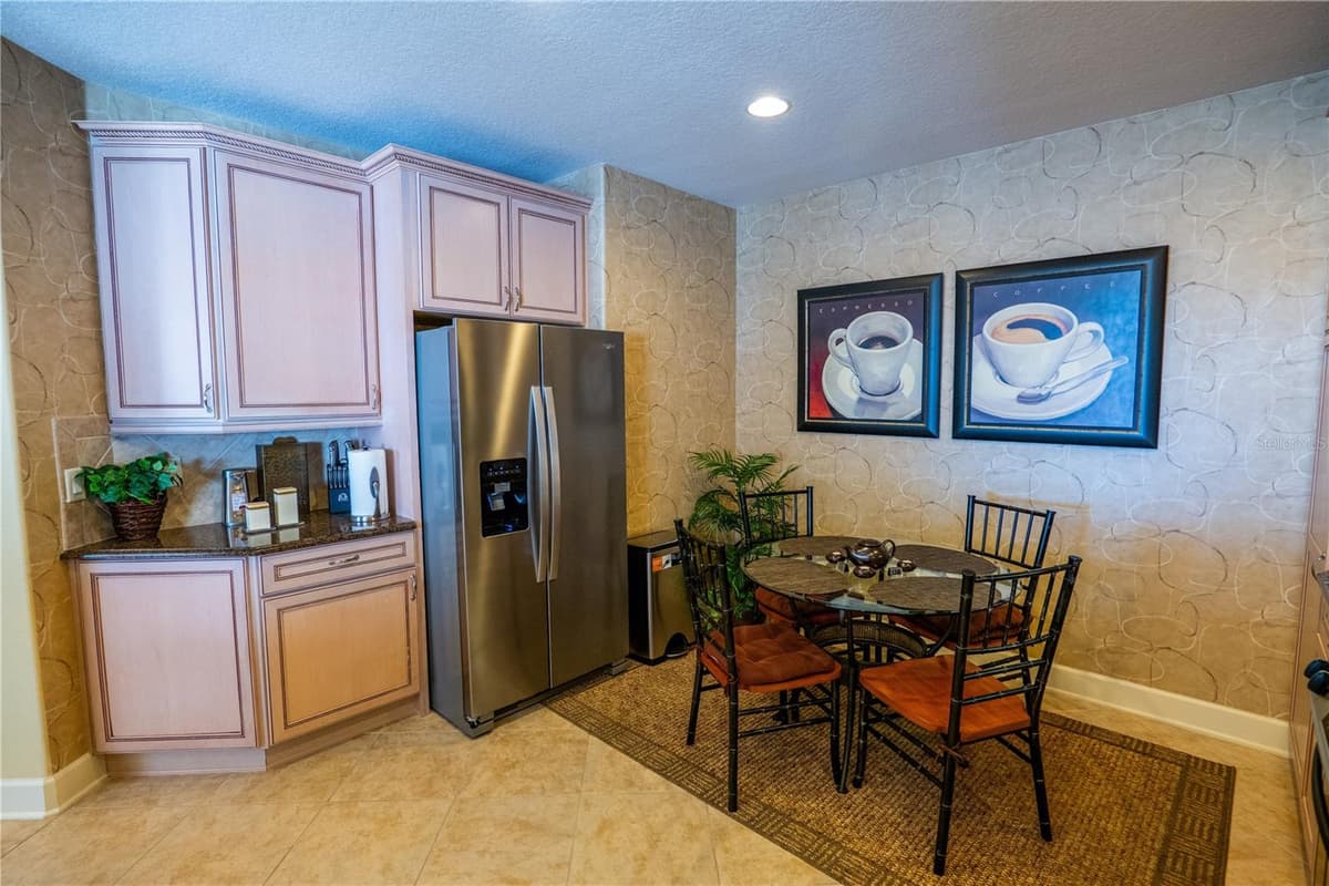 7500 TOSCANA BOULEVARD — photo 6 of 38