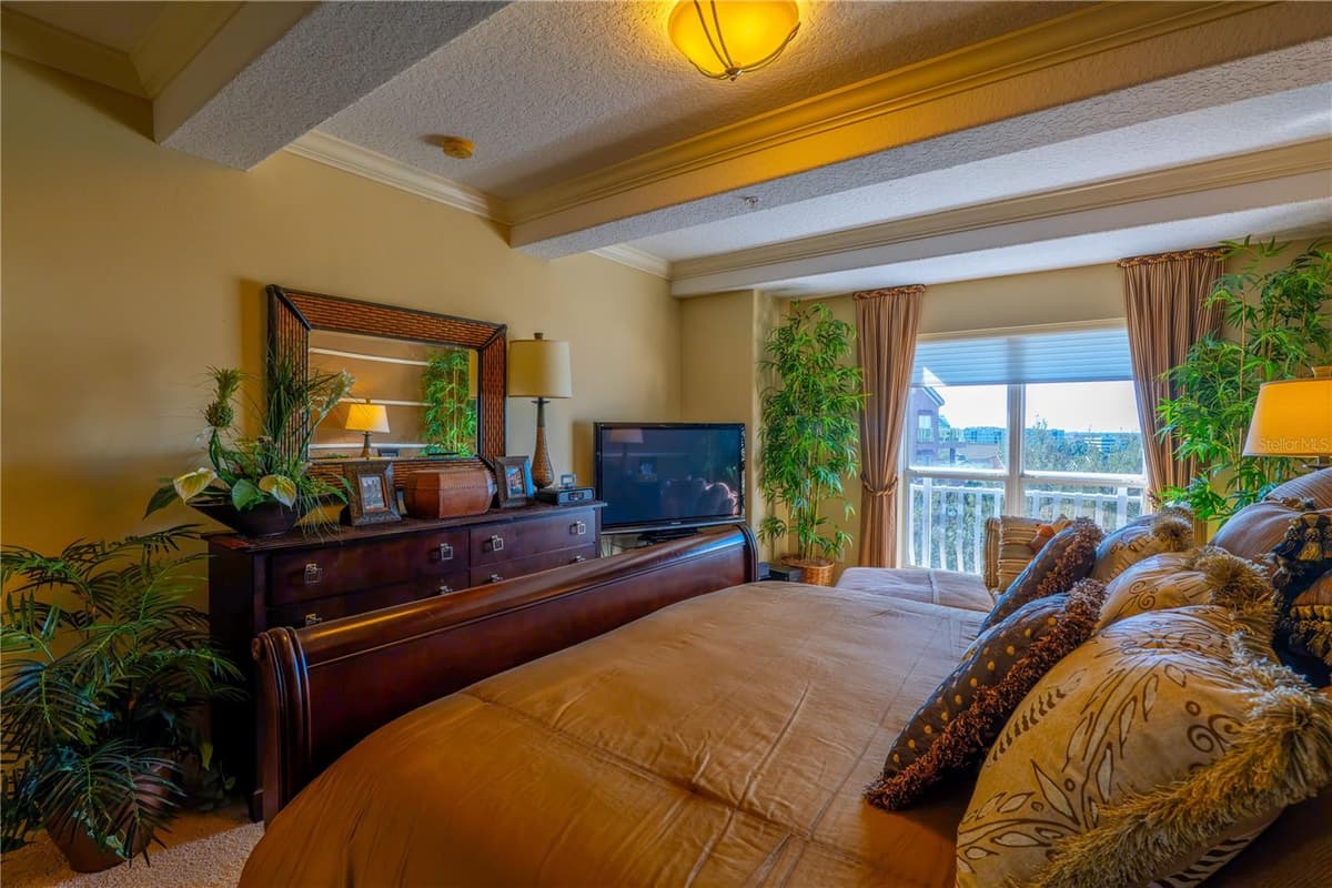 7500 TOSCANA BOULEVARD — photo 16 of 38