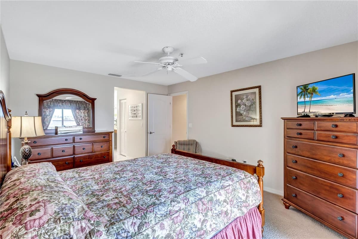 6713 STONE RIVER ROAD — photo 13 of 76
