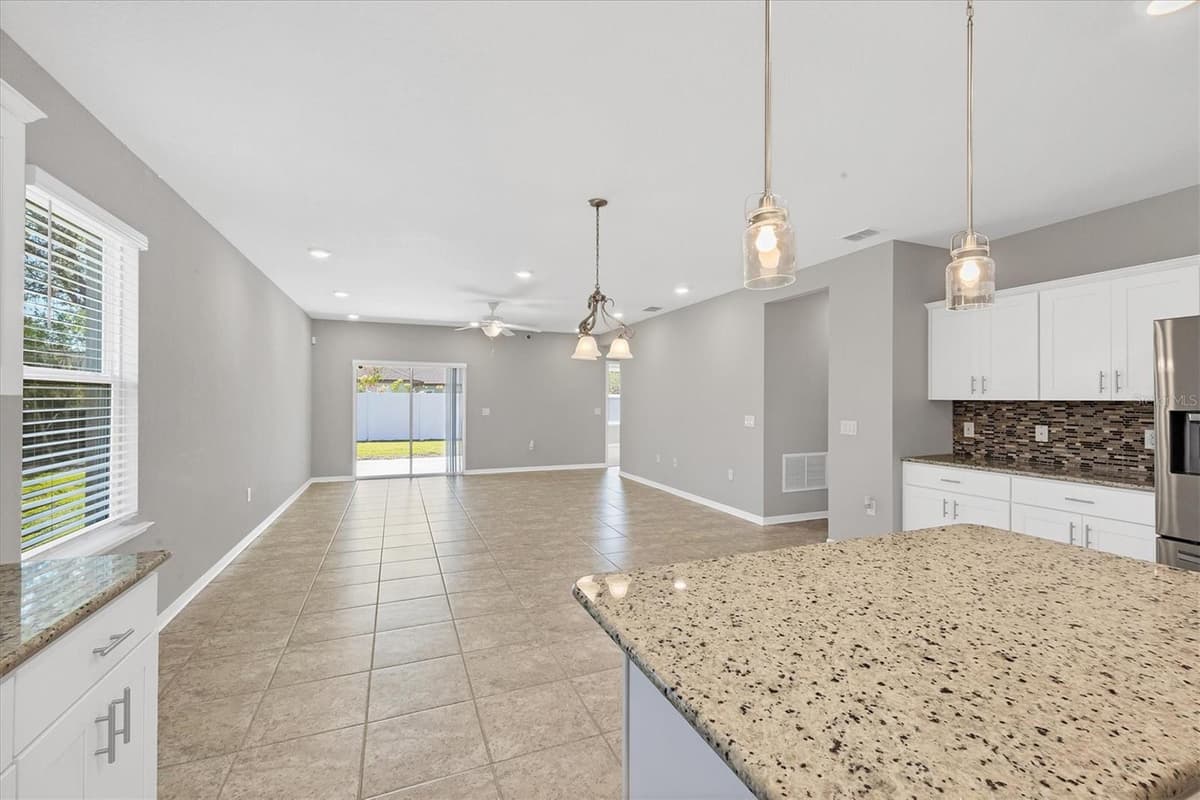 2179 W PRICE BLVD — photo 9 of 38