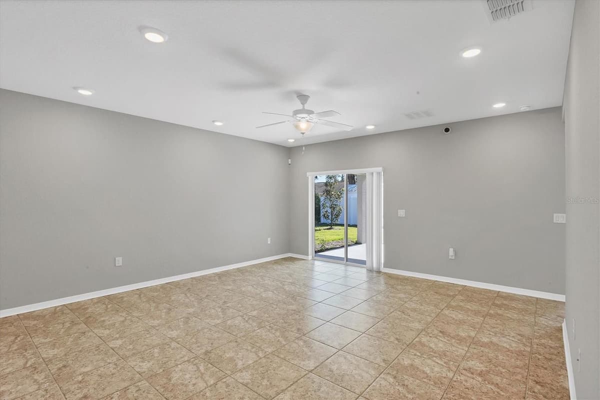 2179 W PRICE BLVD — photo 14 of 38