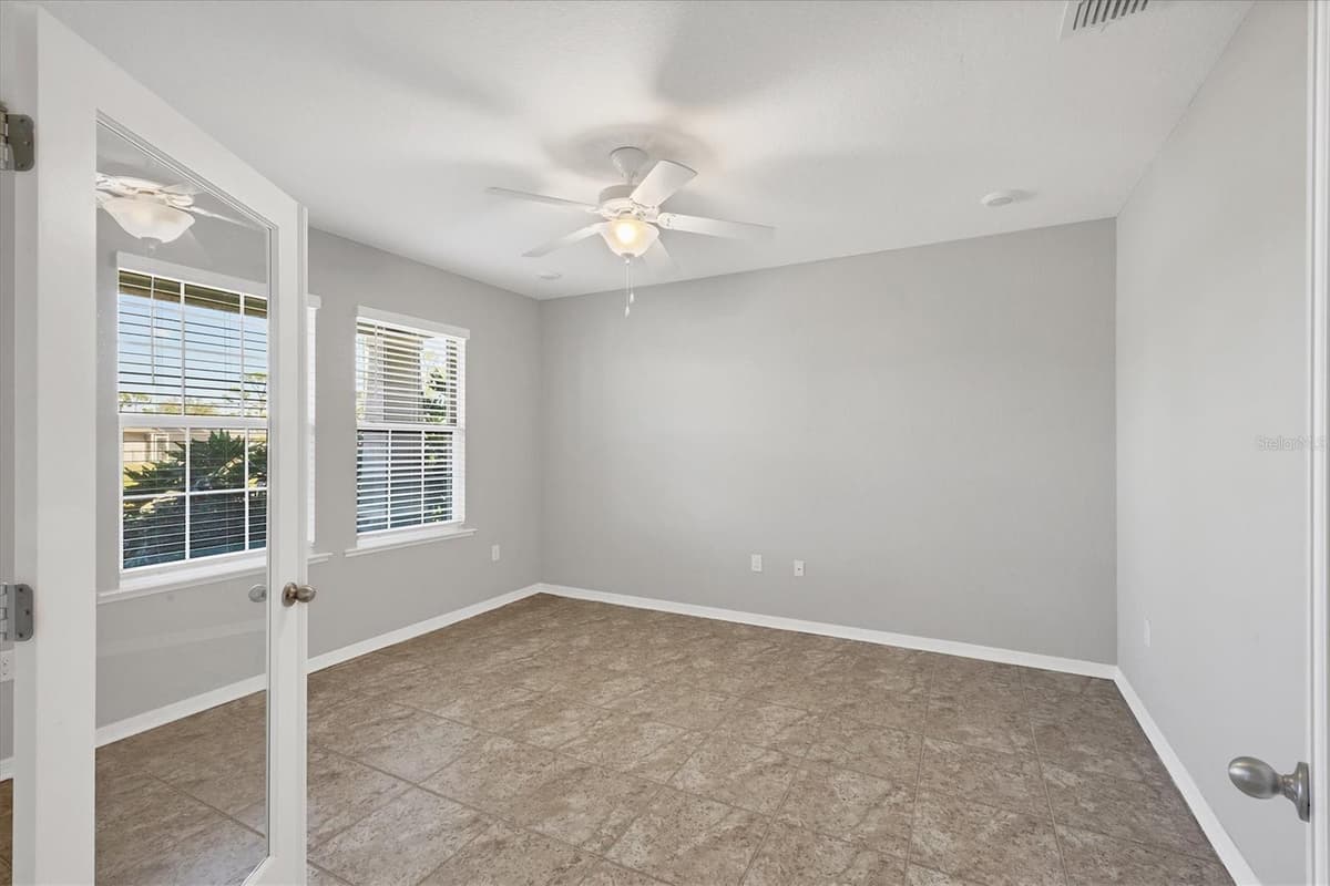 2179 W PRICE BLVD — photo 16 of 38