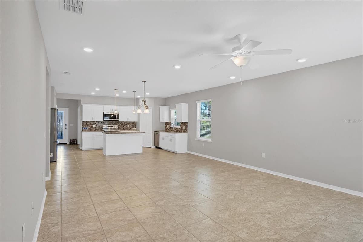 2179 W PRICE BLVD — photo 13 of 38