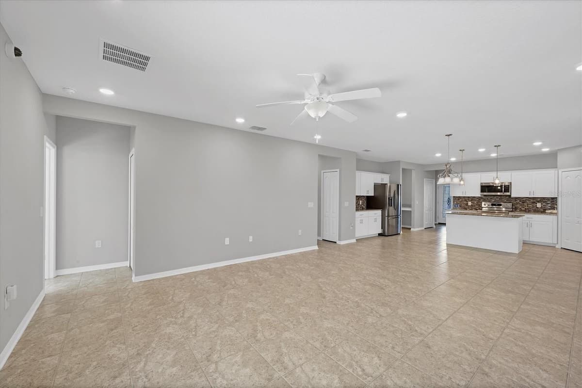 2179 W PRICE BLVD — photo 12 of 38