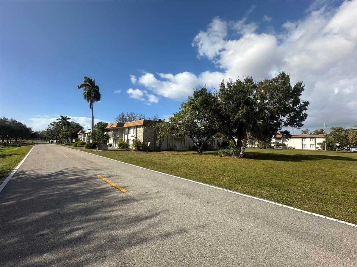 1830 MARAVILLA AVENUE — photo 48 of 65