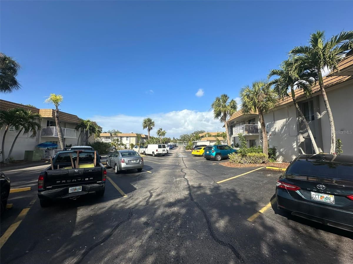 1830 MARAVILLA AVENUE — photo 63 of 65