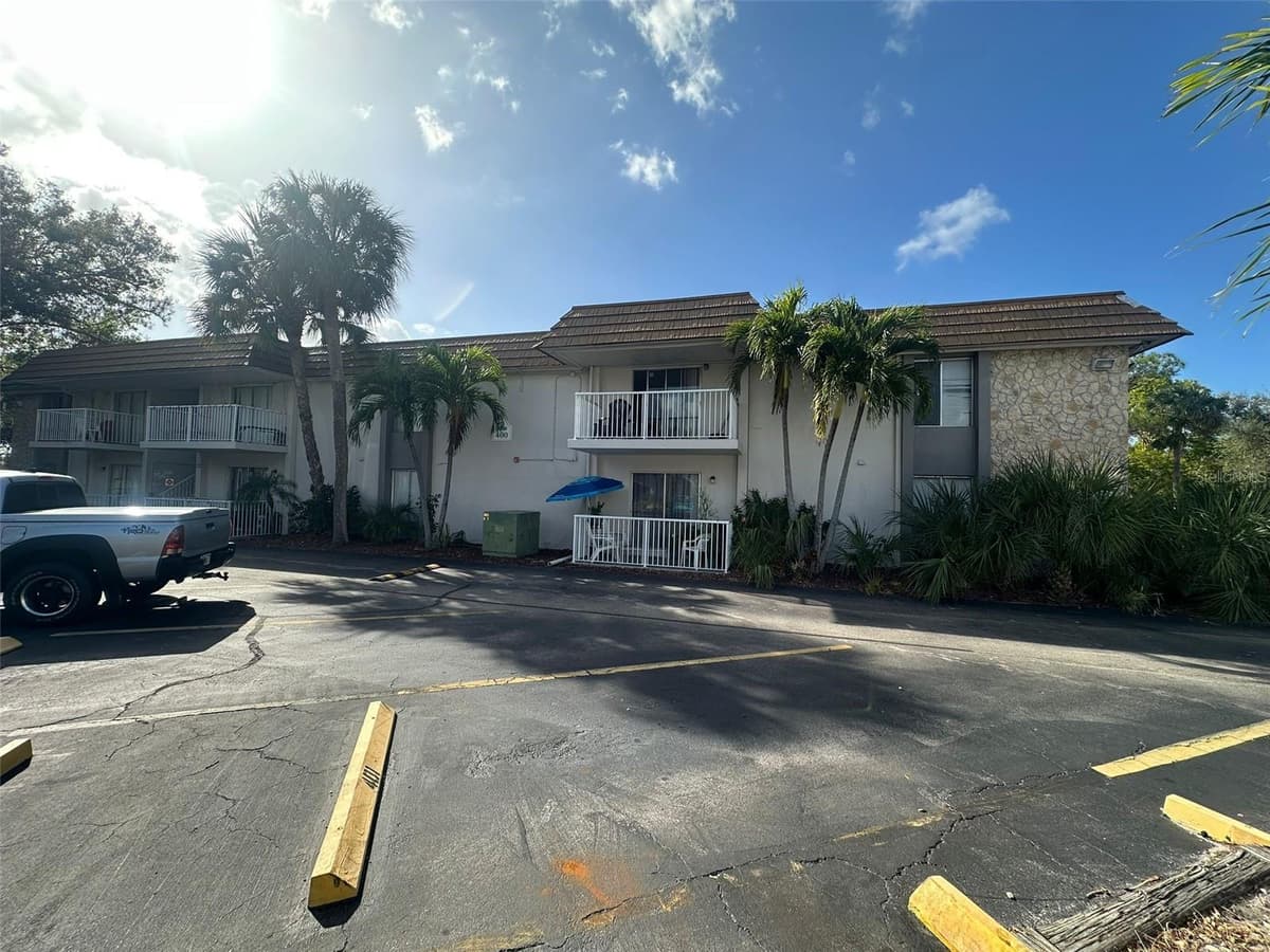 1830 MARAVILLA AVENUE — photo 1 of 35