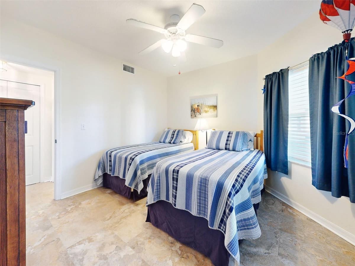 5300 ATLANTIC AVENUE — photo 4 of 35